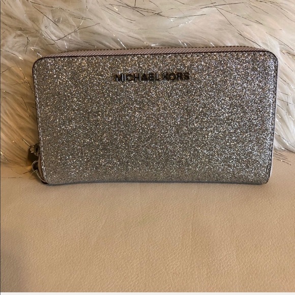 Michael Kors Handbags - New Michael Kors Silver Glitter Wallet/Wristlet